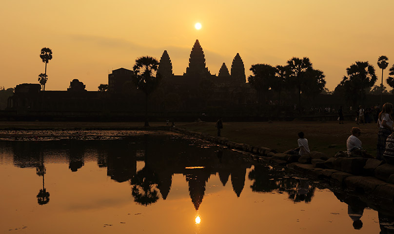 世界遺産アンコールワットの朝日は神秘的な絶景