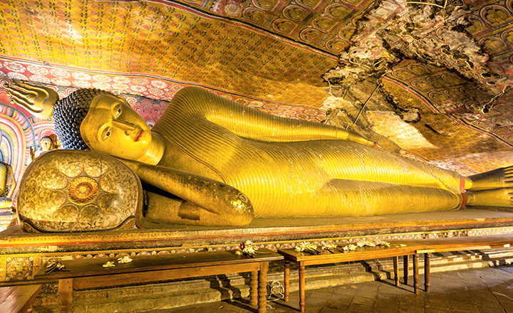 ダンブッラ 石窟寺院　涅槃仏